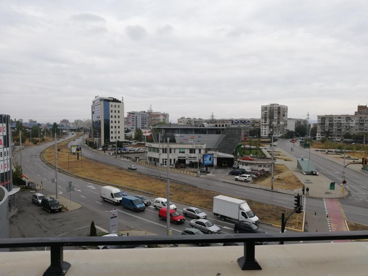 на няколко минути от летището Sofia