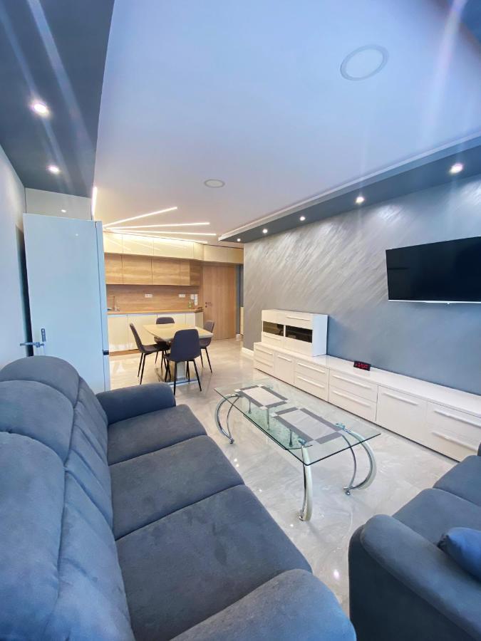 на няколко минути от летището Appartement *